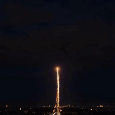 Buon anno 2027 — Fuochi d'artificio a Parigi